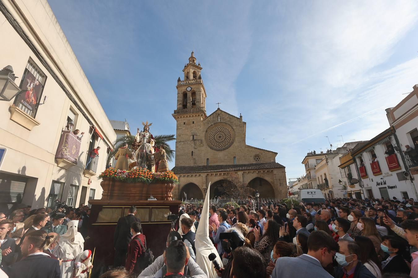 La vibrante salida de la Borriquita en el Domingo de Ramos de Córdoba, en imágenes