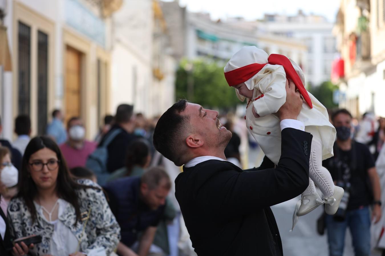 La vibrante salida de la Borriquita en el Domingo de Ramos de Córdoba, en imágenes