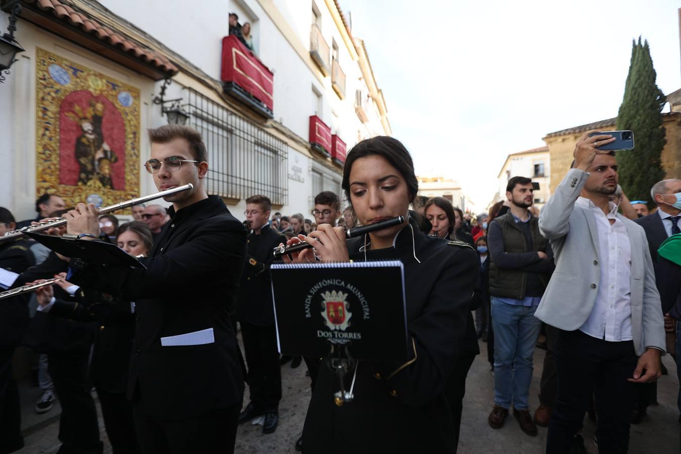 La vibrante salida de la Borriquita en el Domingo de Ramos de Córdoba, en imágenes