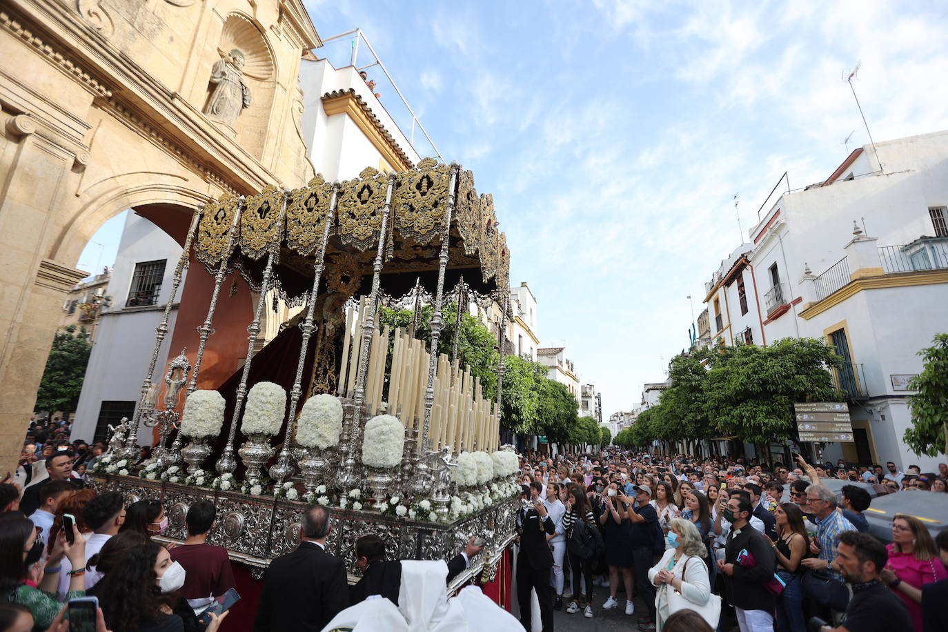 La hermandad del Huerto ilumina Córdoba el Domingo de Ramos