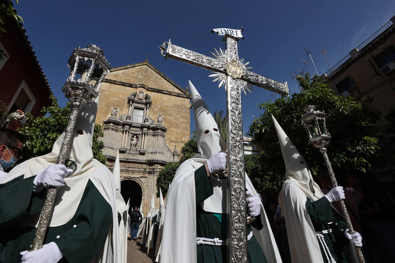 La hermandad del Huerto ilumina Córdoba el Domingo de Ramos