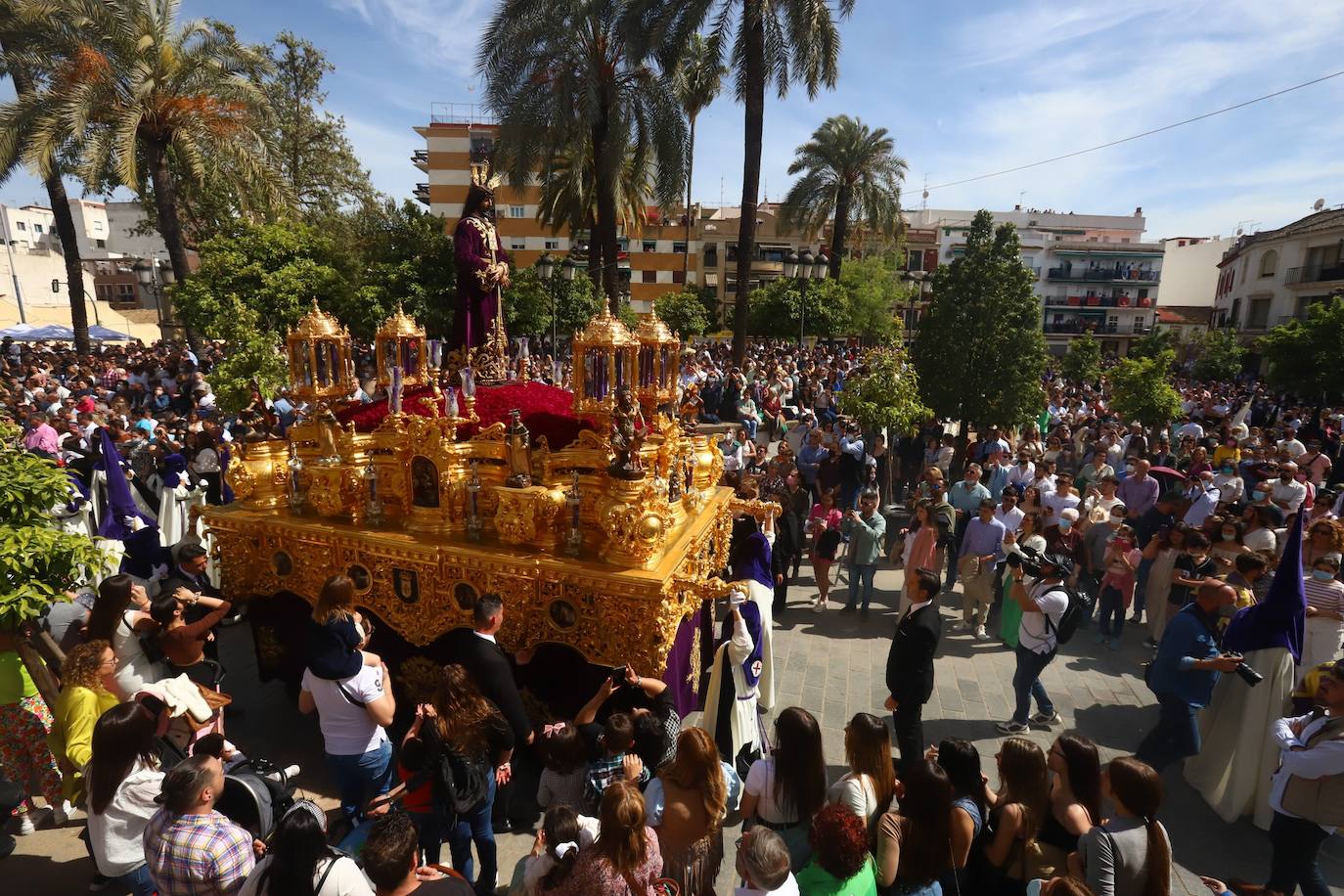 El imágenes, el Rescatado reparte su gracia el Domingo de Ramos en Córdoba