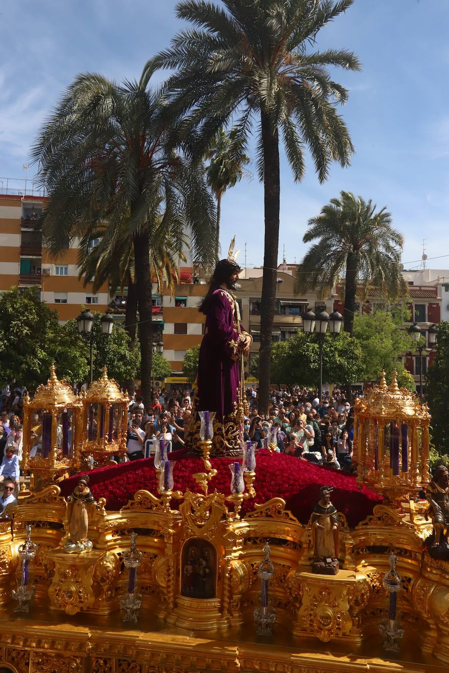 El imágenes, el Rescatado reparte su gracia el Domingo de Ramos en Córdoba