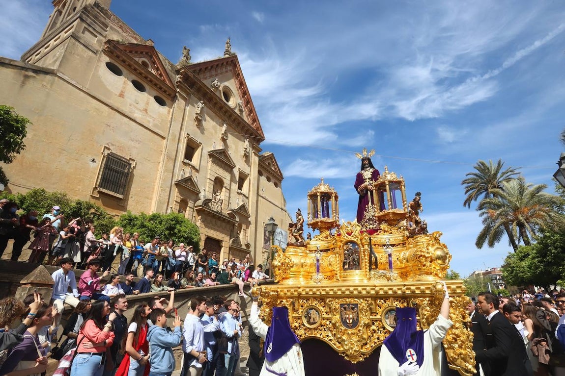 El imágenes, el Rescatado reparte su gracia el Domingo de Ramos en Córdoba