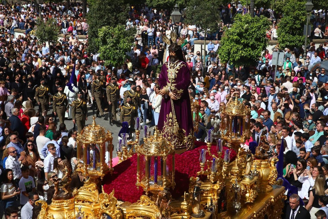 El imágenes, el Rescatado reparte su gracia el Domingo de Ramos en Córdoba