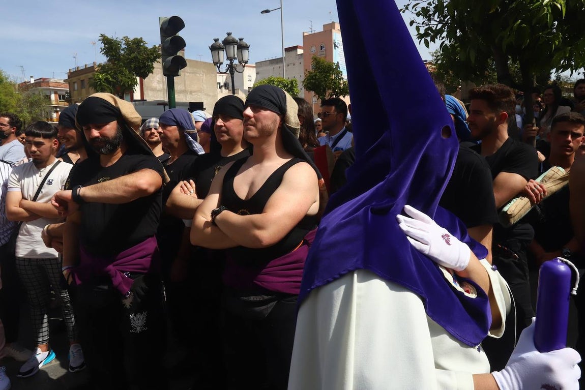 El imágenes, el Rescatado reparte su gracia el Domingo de Ramos en Córdoba