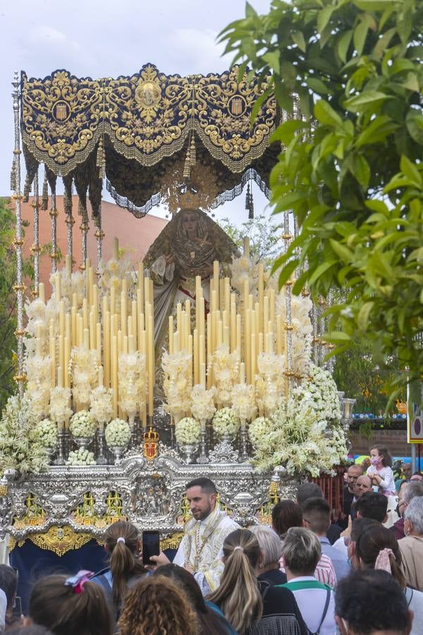 Lunes Santo | Bulla, devoción y todo un barrio tras la Merced de Córdoba, en imágenes