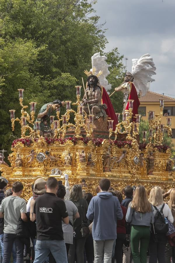 Lunes Santo | Bulla, devoción y todo un barrio tras la Merced de Córdoba, en imágenes