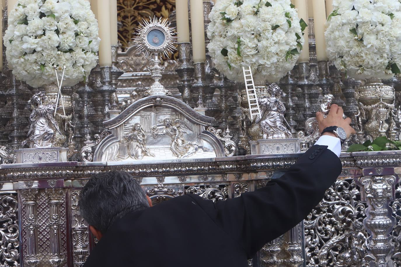 Lunes Santo | El bello desafío en Córdoba de la Vera Cruz a la lluvia, en imágenes