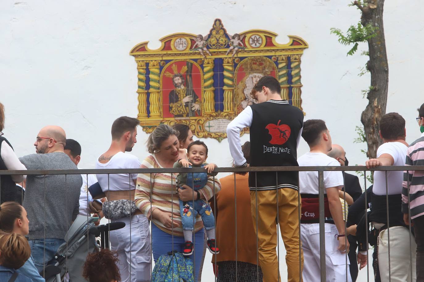 Lunes Santo | El bello desafío en Córdoba de la Vera Cruz a la lluvia, en imágenes