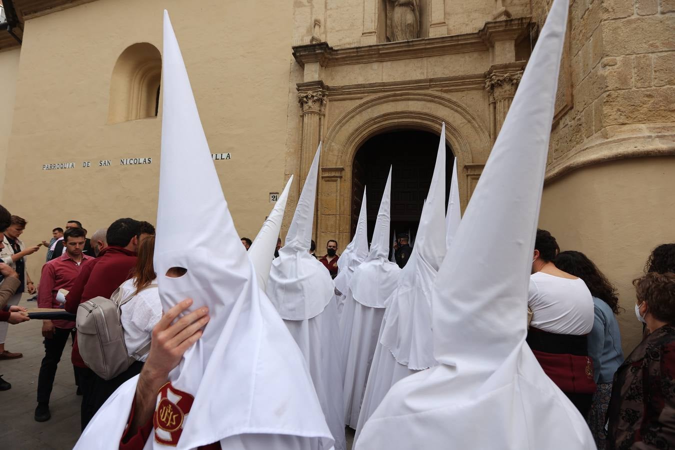 Lunes Santo | Tristeza en San Nicolás, la lluvia impide la salida de la Sentencia