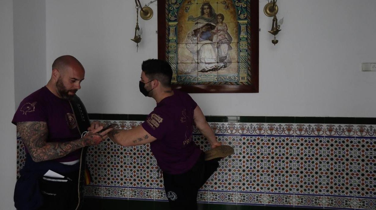 Fotos: La hermandad de El Prendimiento en el Lunes Santo de Cádiz