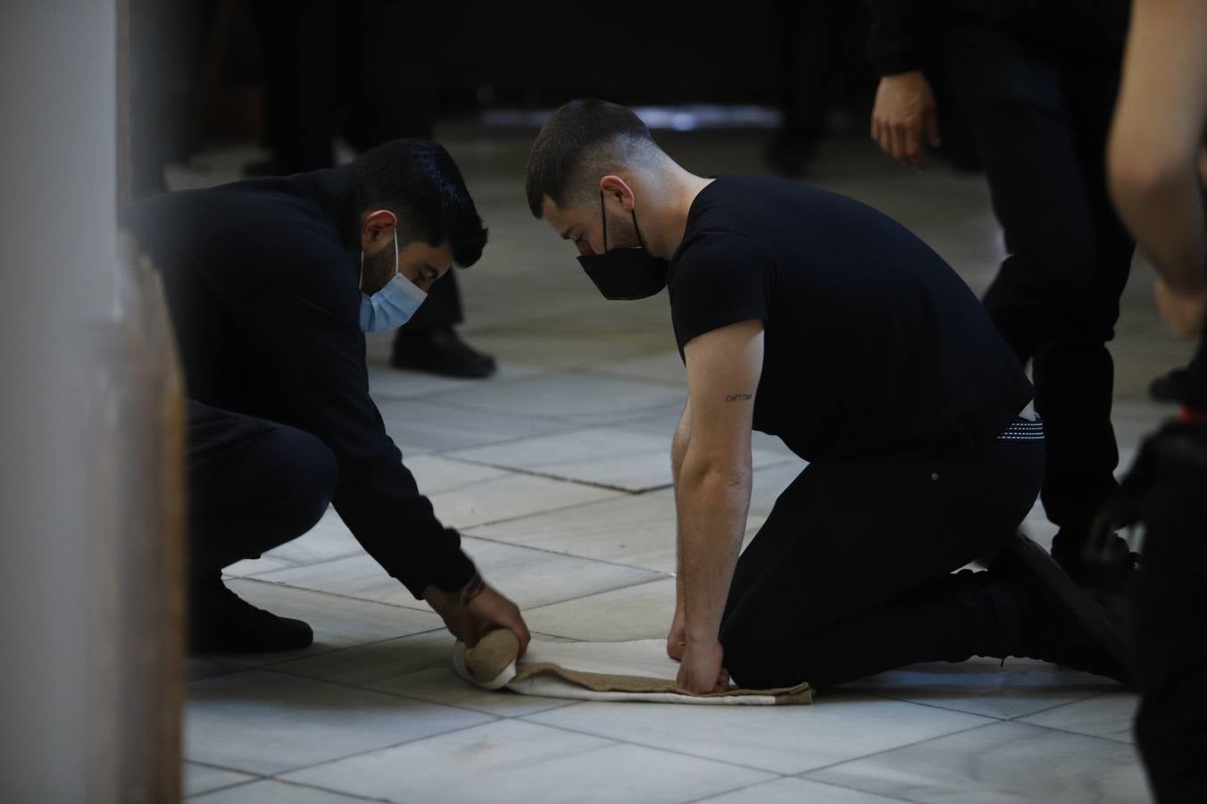 En imágenes, la tarde más amarga sin la imagen del Cristo de la Universitaria por Córdoba