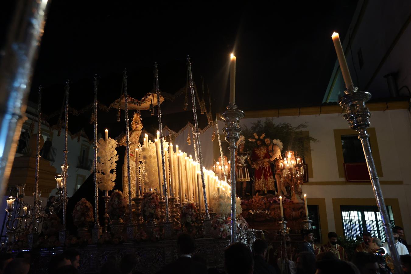 La devota vuelta del Prendimiento a María Auxiliadora de Córdoba, en imágenes