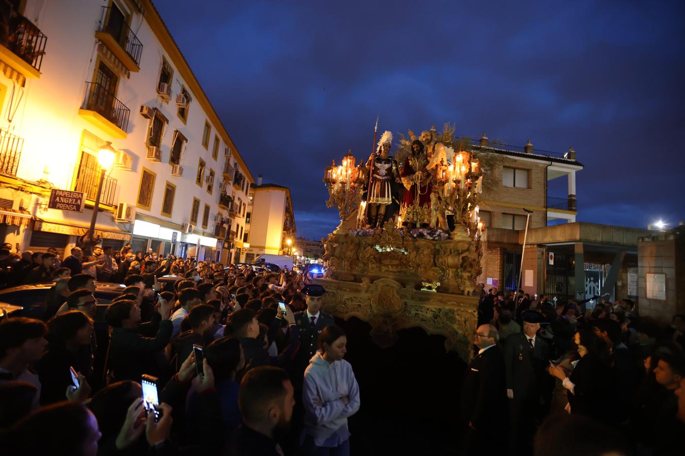 La devota vuelta del Prendimiento a María Auxiliadora de Córdoba, en imágenes