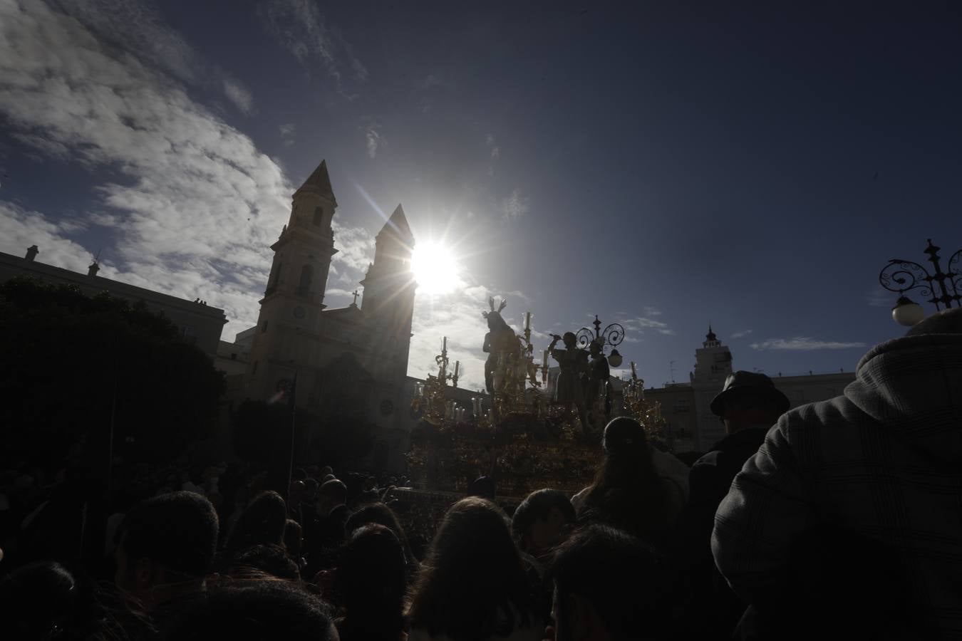 Fotos: Columna, el Martes Santo en Cádiz