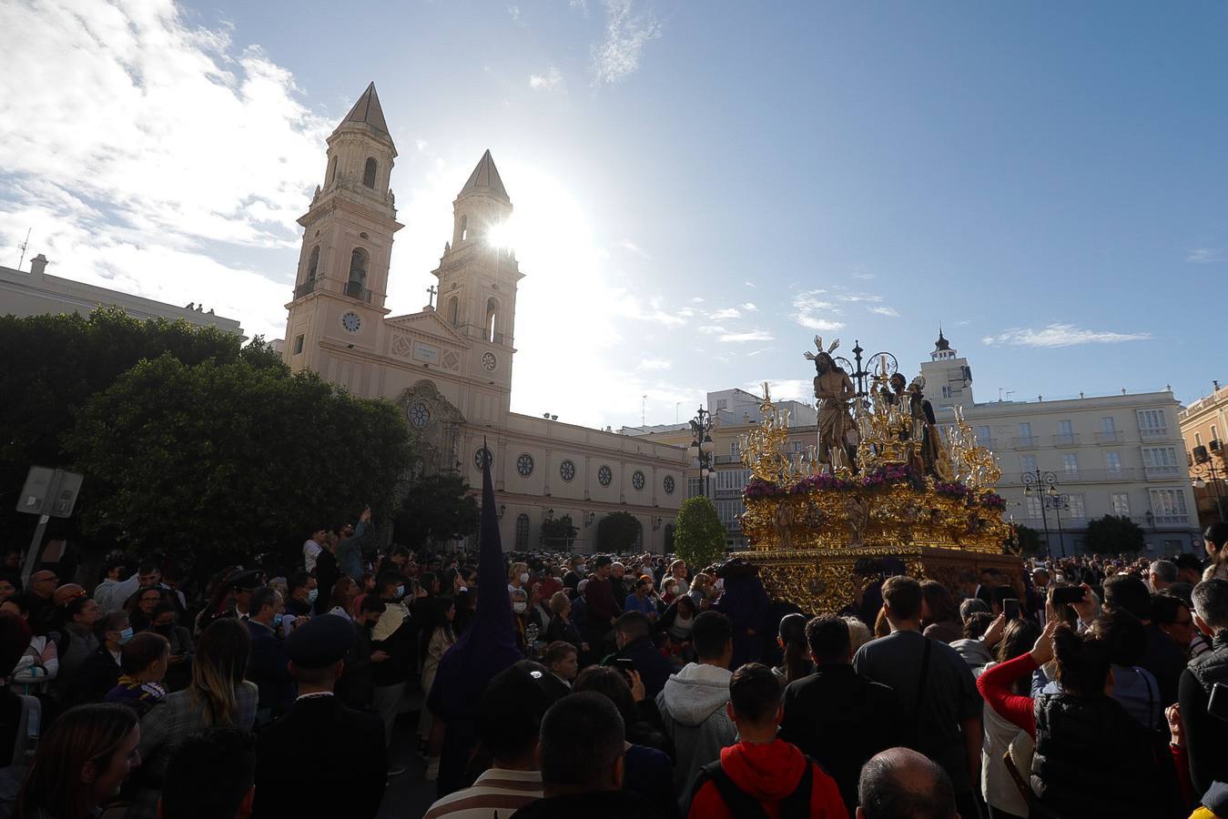 Fotos: Columna, el Martes Santo en Cádiz