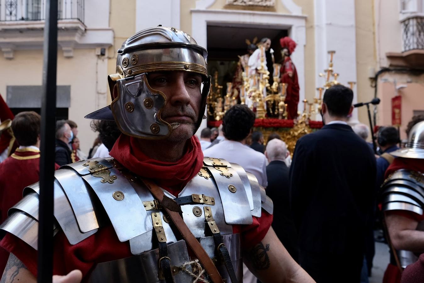 Fotos: Ecce-Homo recorre las calles de Cádiz el Martes Santo