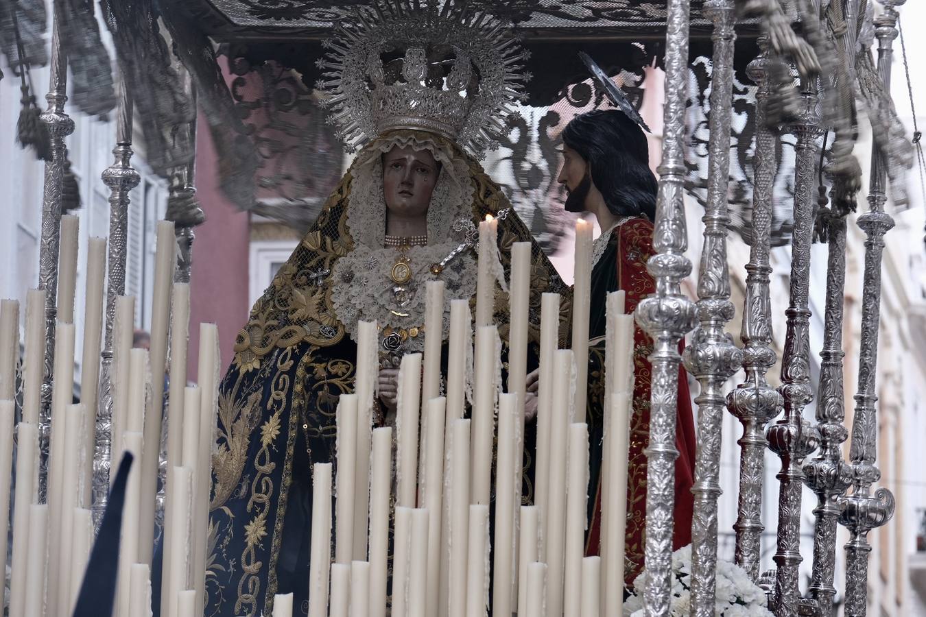 Fotos: Ecce-Homo recorre las calles de Cádiz el Martes Santo