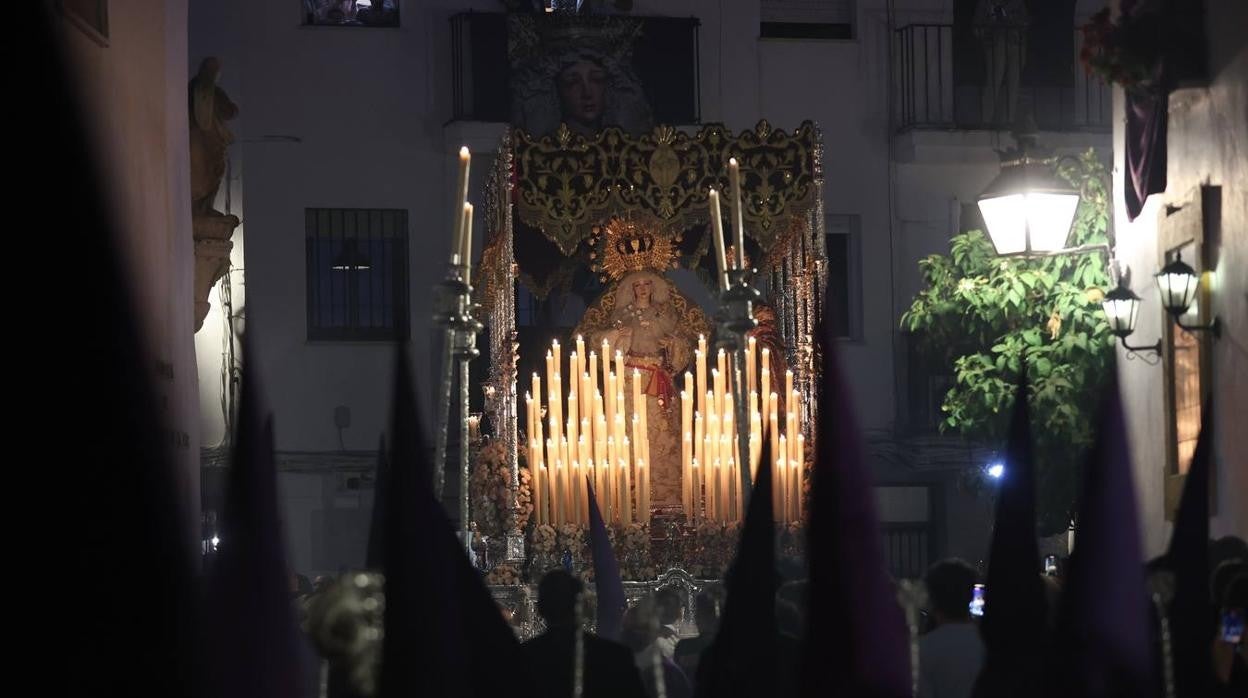 Miércoles Santo | La sublime salida de Pasión en Córdoba, en imágenes