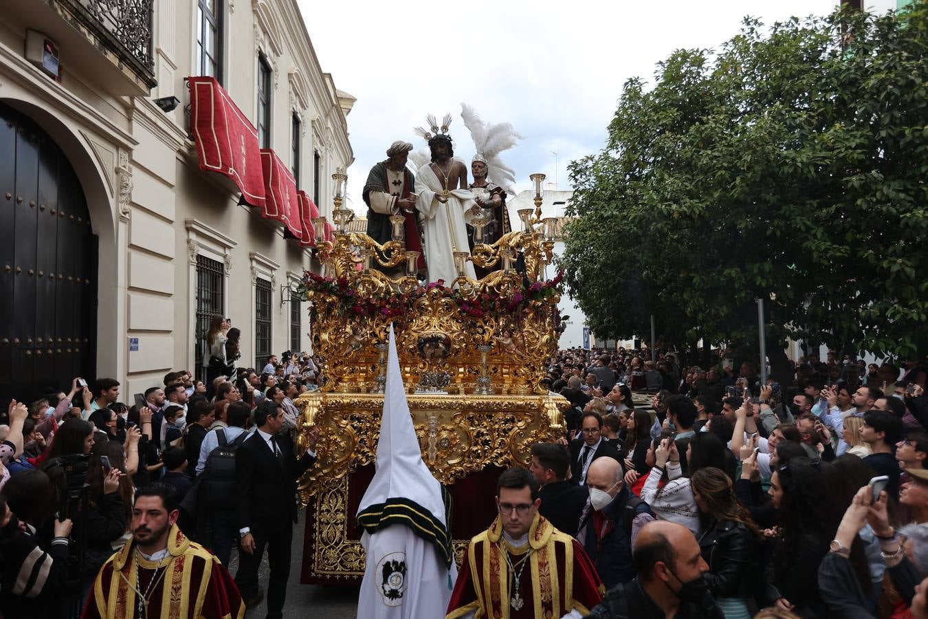 Miércoles Santo | La triunfal procesión de La Paz en Córdoba, en imágenes