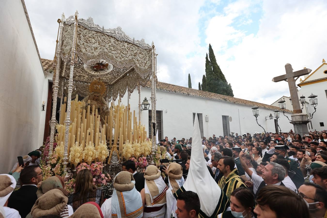 Miércoles Santo | La triunfal procesión de La Paz en Córdoba, en imágenes