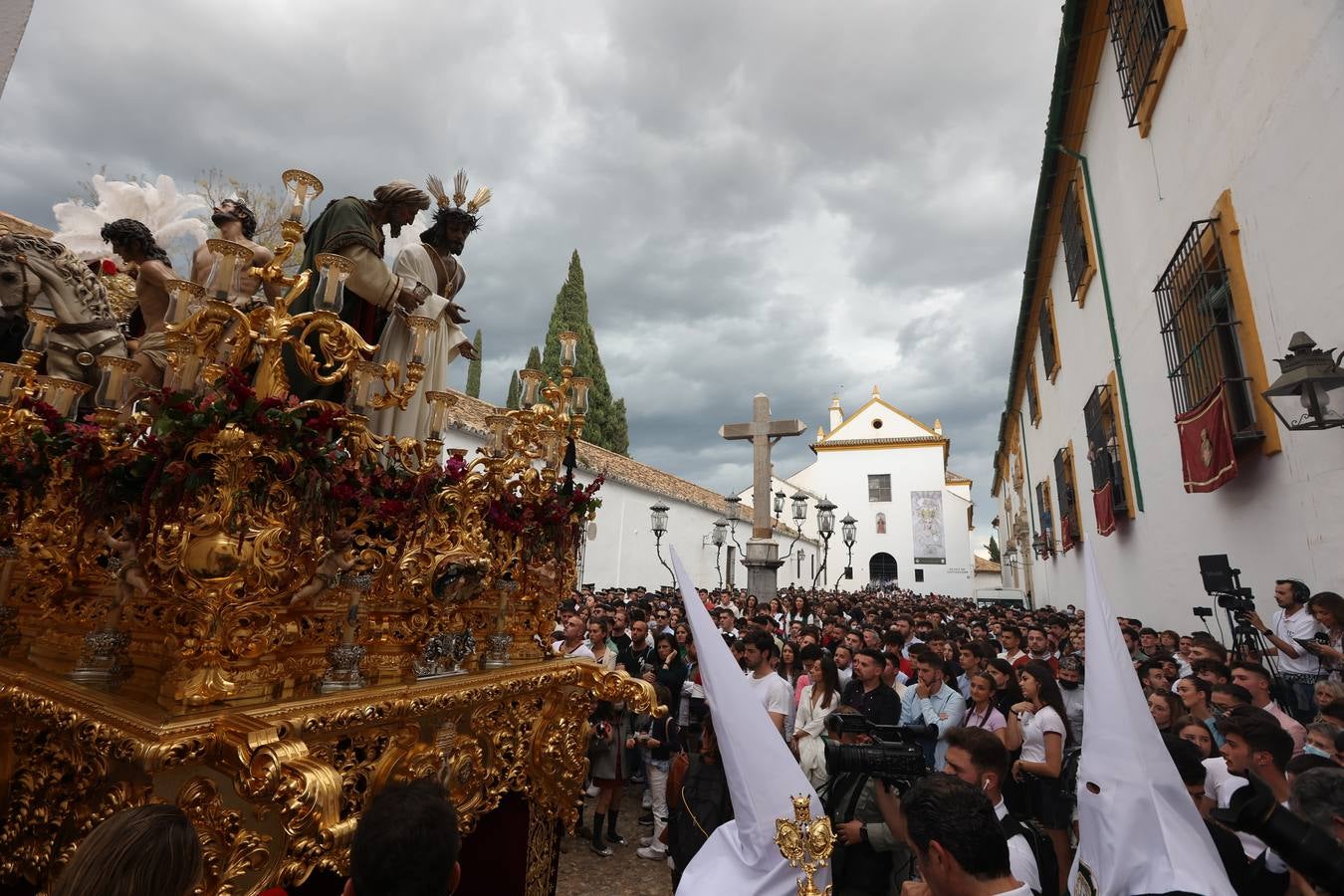 Miércoles Santo | La triunfal procesión de La Paz en Córdoba, en imágenes