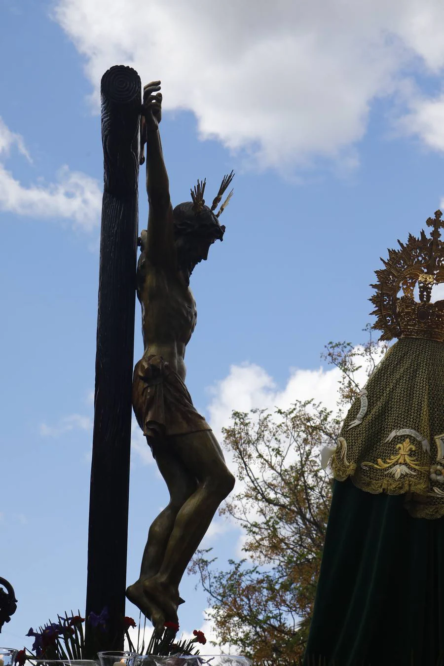 Miércoles Santo | La vibrante salida de la Piedad de Córdoba, en imágenes