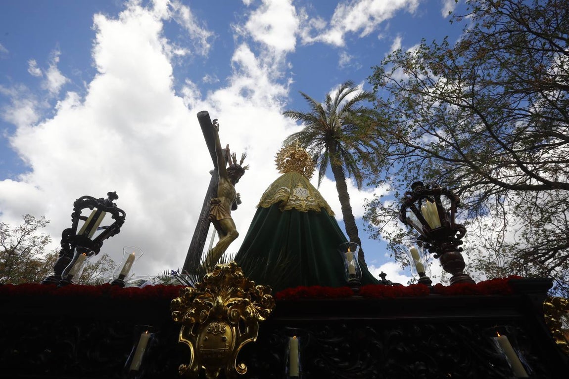 Miércoles Santo | La vibrante salida de la Piedad de Córdoba, en imágenes