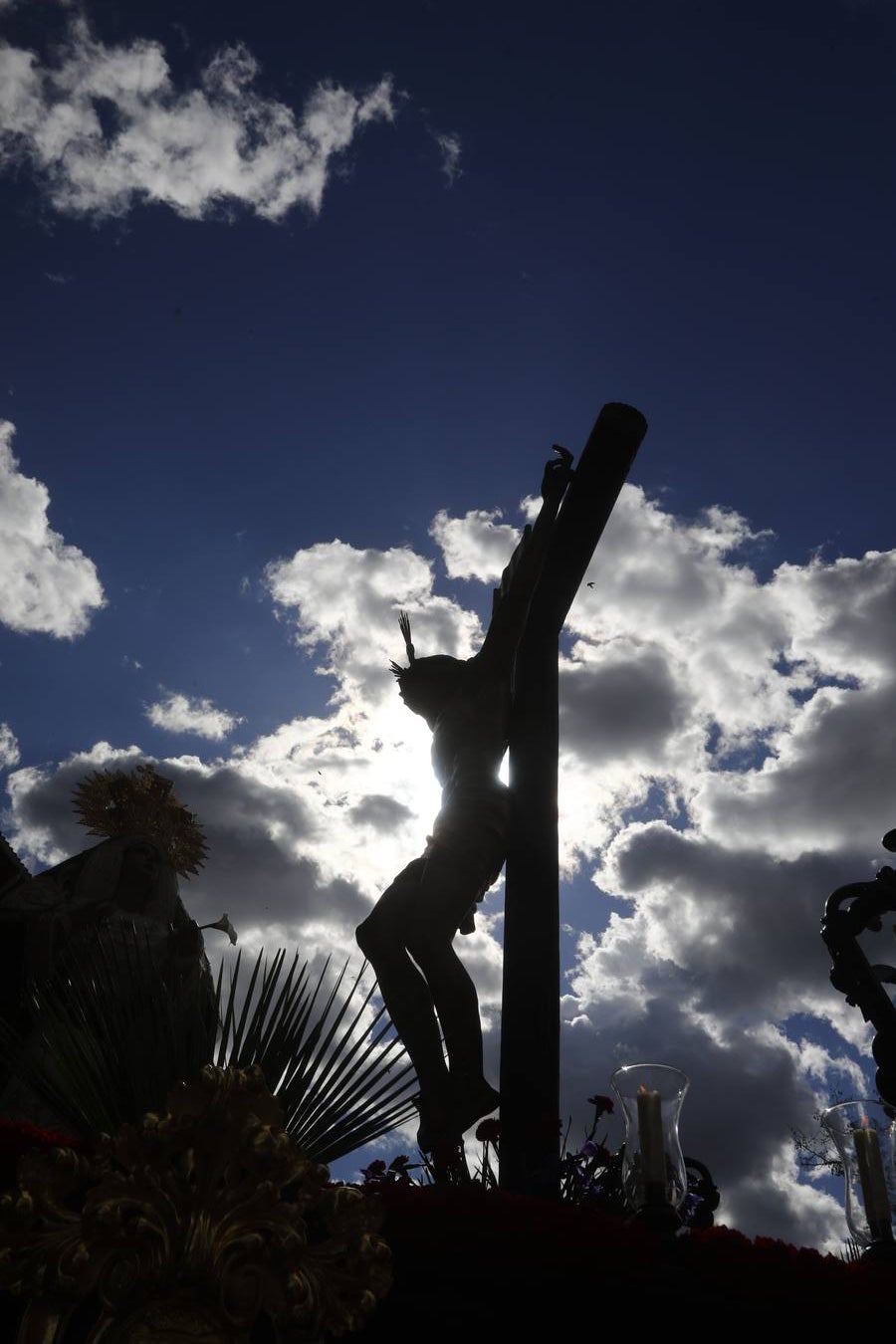 Miércoles Santo | La vibrante salida de la Piedad de Córdoba, en imágenes