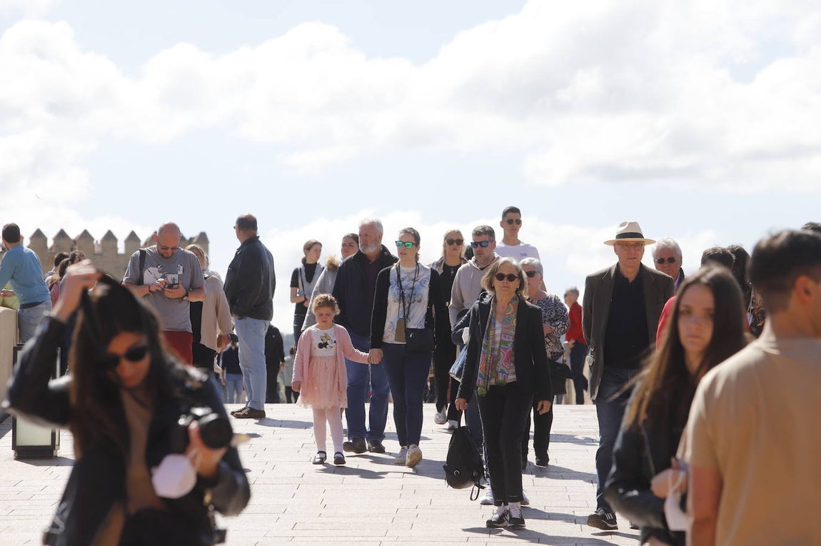El ambiente turístico el Miércoles Santo en Córdoba, en imágenes