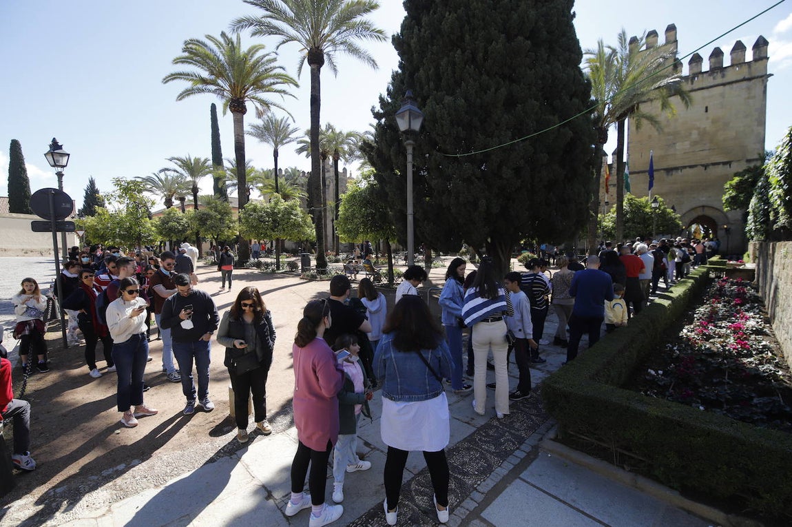El ambiente turístico el Miércoles Santo en Córdoba, en imágenes