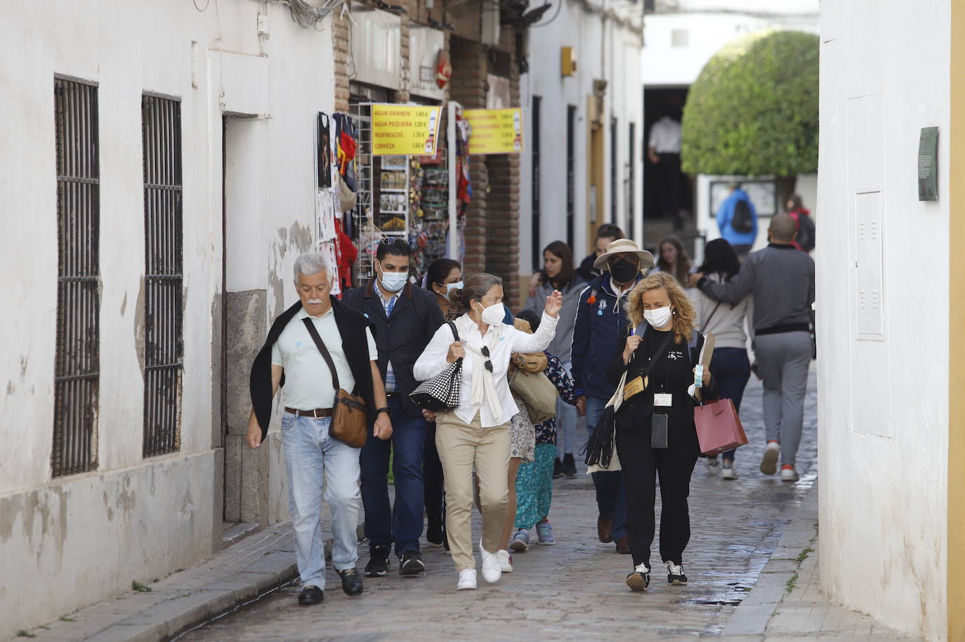 El ambiente turístico el Miércoles Santo en Córdoba, en imágenes