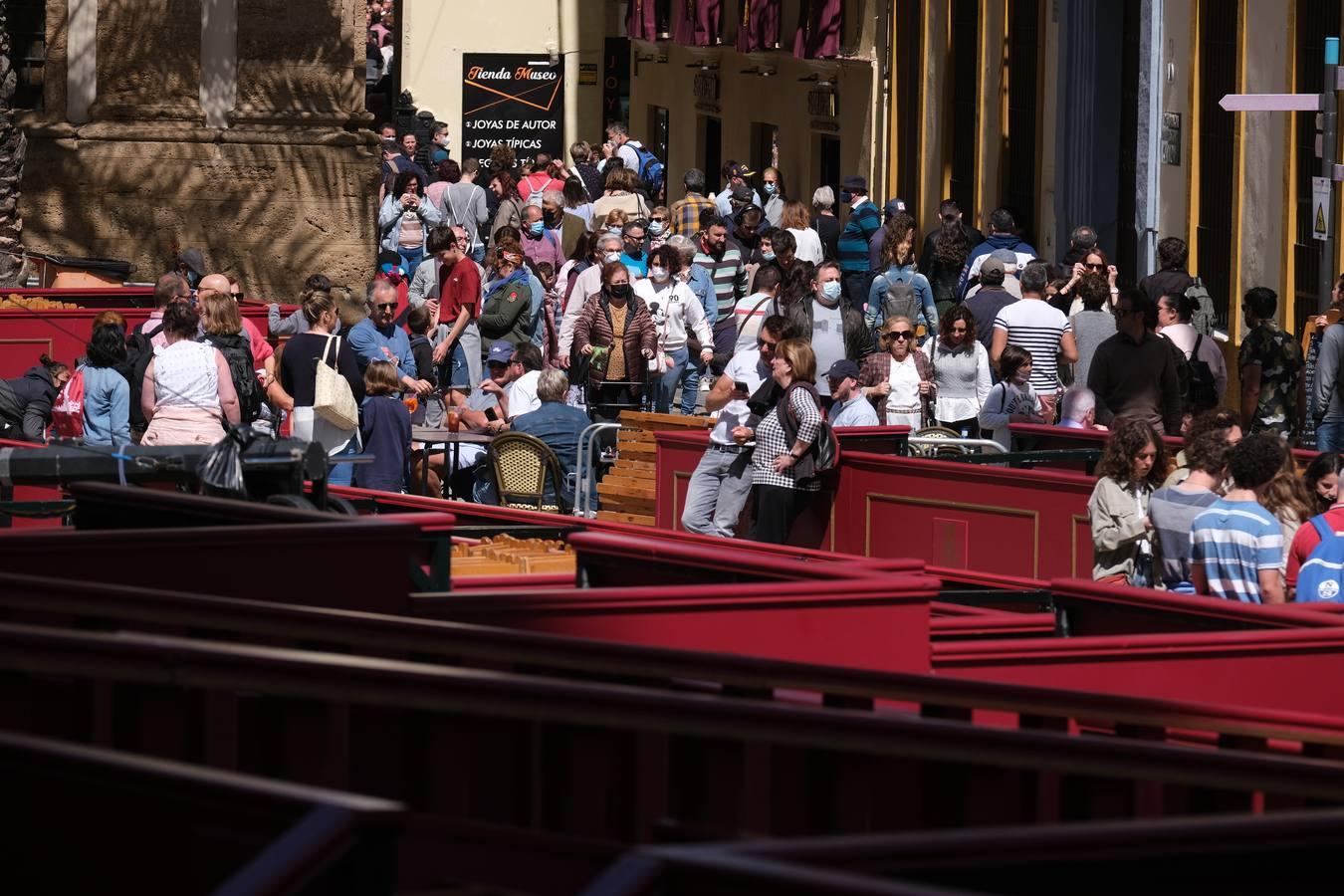 Fotos: Los turistas inundan las calles de Cádiz