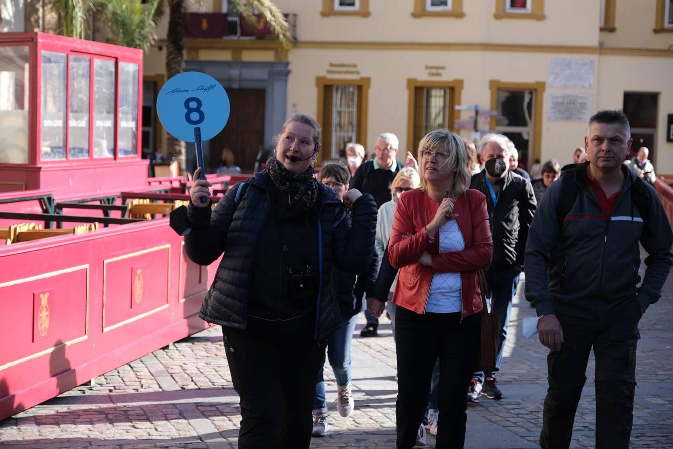 Fotos: Los turistas inundan las calles de Cádiz