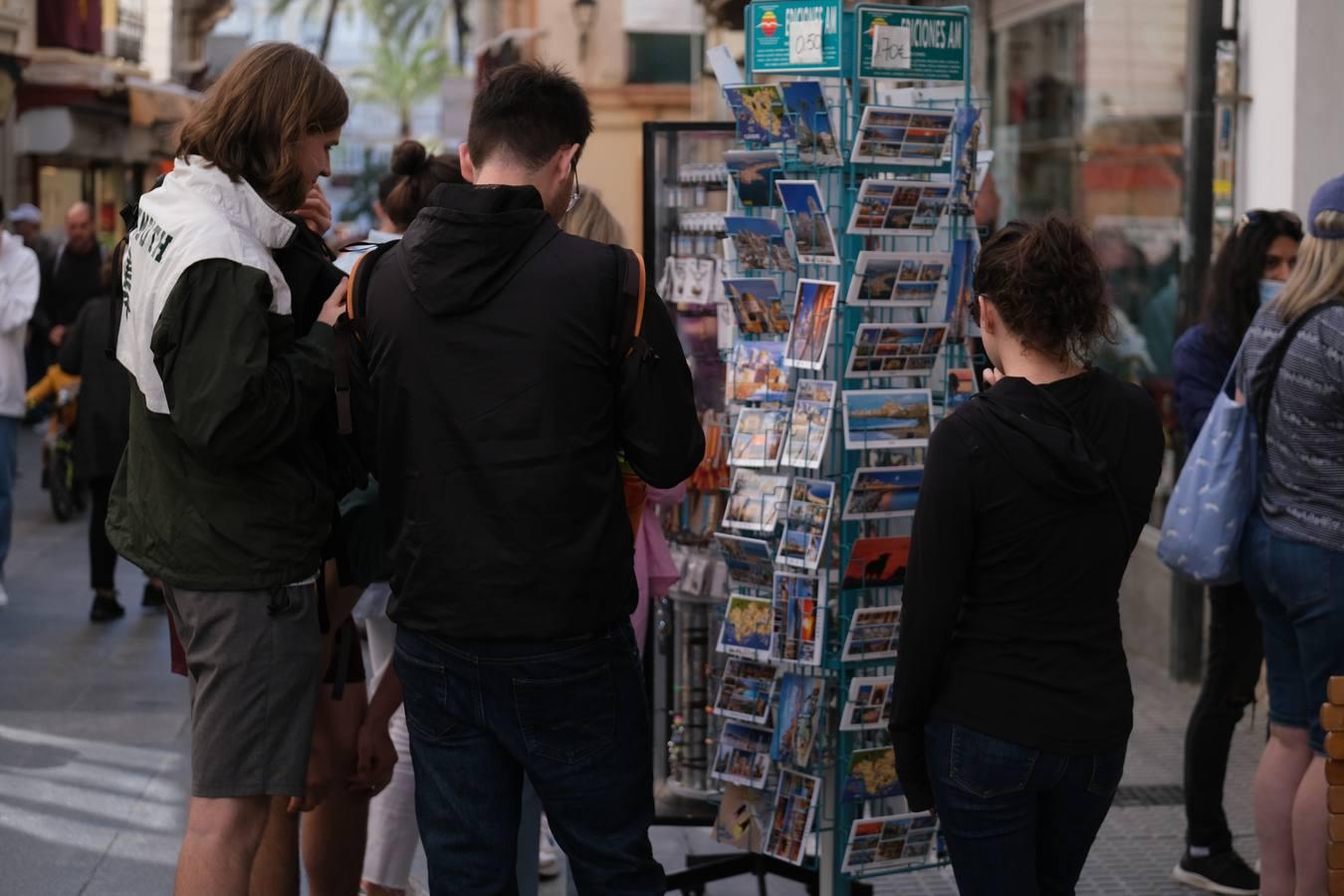 Fotos: Los turistas inundan las calles de Cádiz