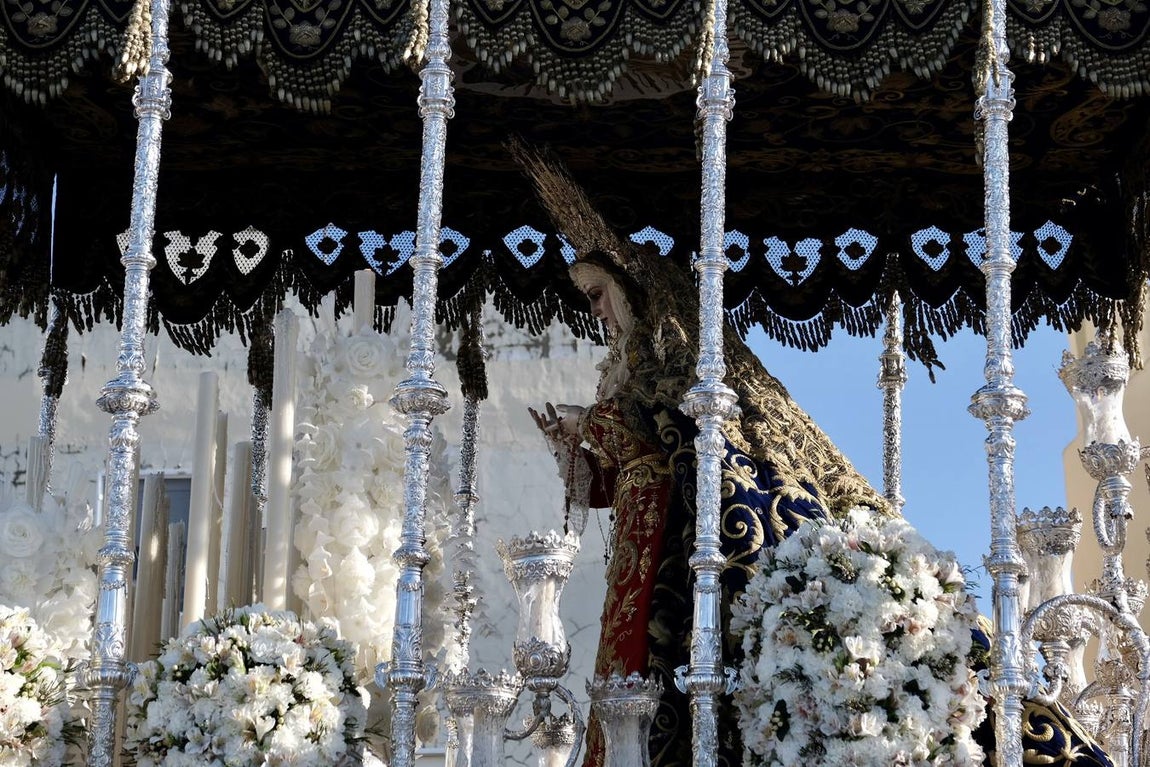 El espectacular regreso de La Palma a su templo acompañado por sus fieles