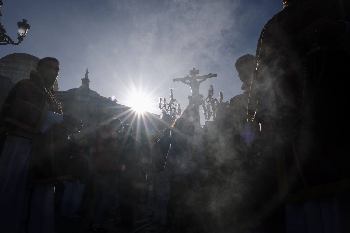 El espectacular regreso de La Palma a su templo acompañado por sus fieles