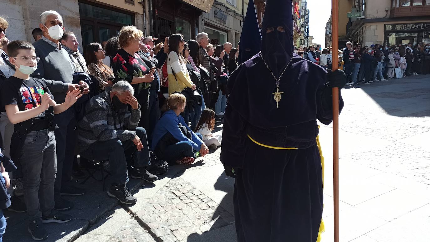 Desfile procesional de la cofradía de la Santa Vera Cruz de Zamora. 