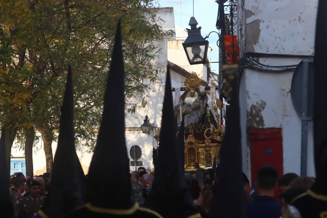 Jueves Santo | El clasicismo de la procesión de las Angustias de Córdoba, en imágenes