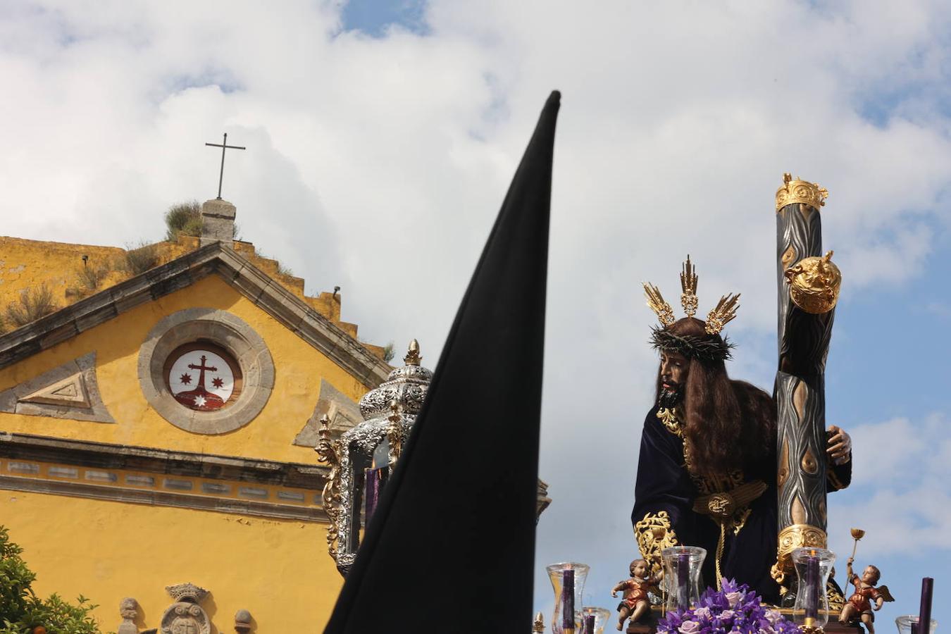 Jueves Santo | La radiante procesión del Caído de Córdoba, en imágenes