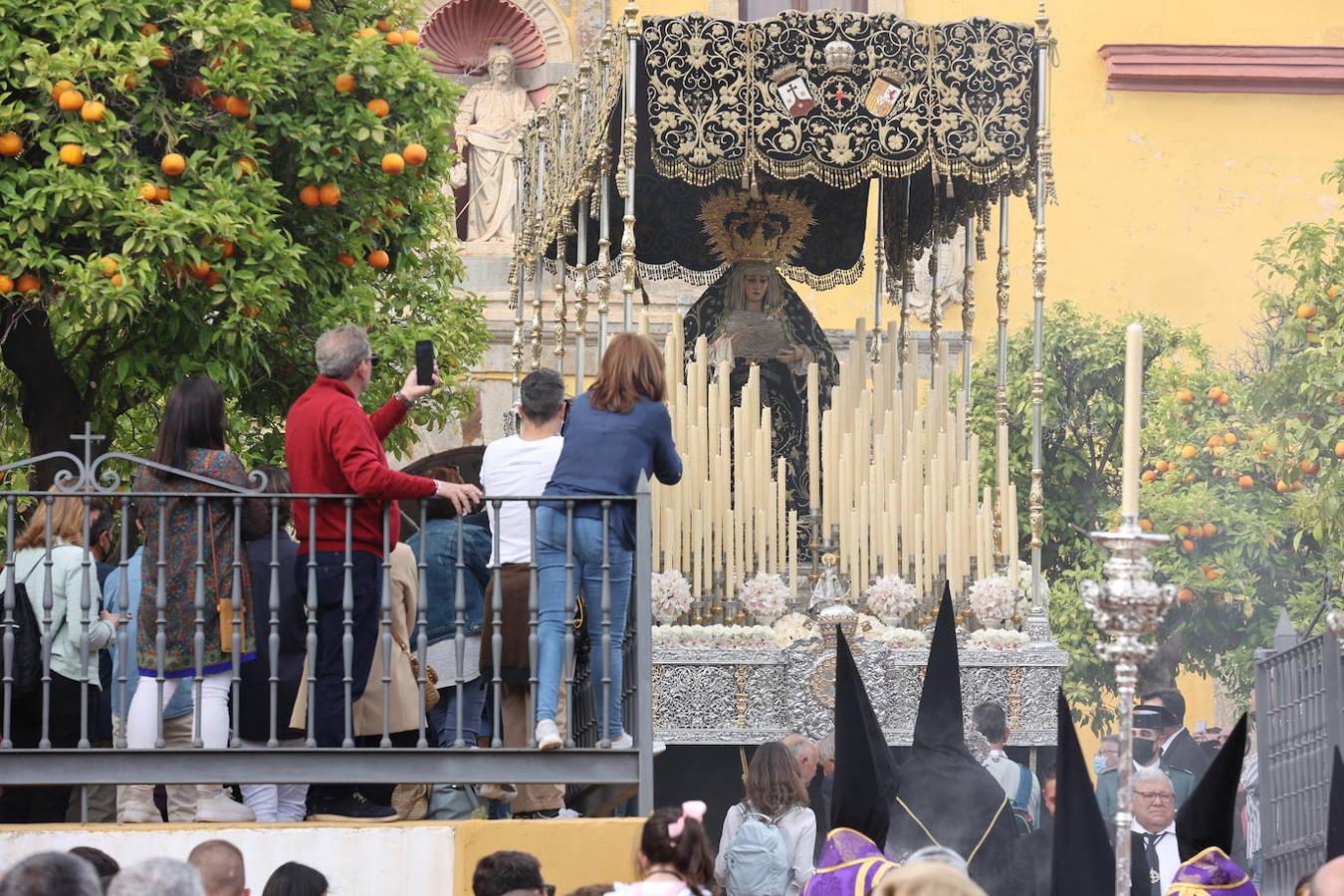 Jueves Santo | La radiante procesión del Caído de Córdoba, en imágenes