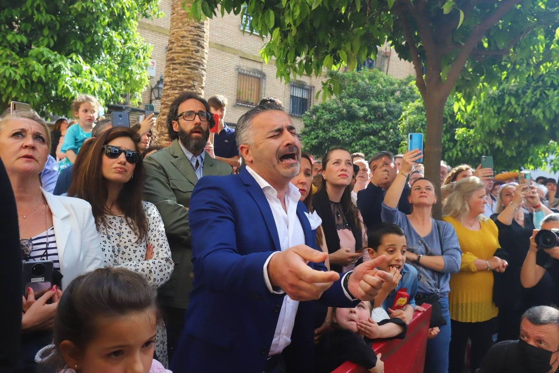 Jueves Santo | La esperada salida de la Caridad de Córdoba, en imágenes