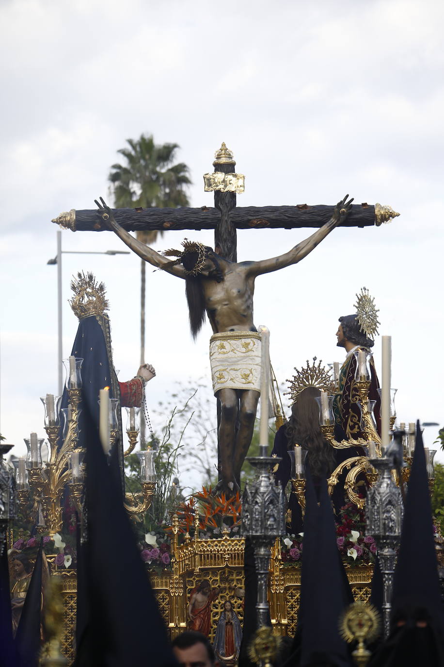 Jueves Santo | La popular procesión del Cristo de Gracia de Córdoba, en imágenes