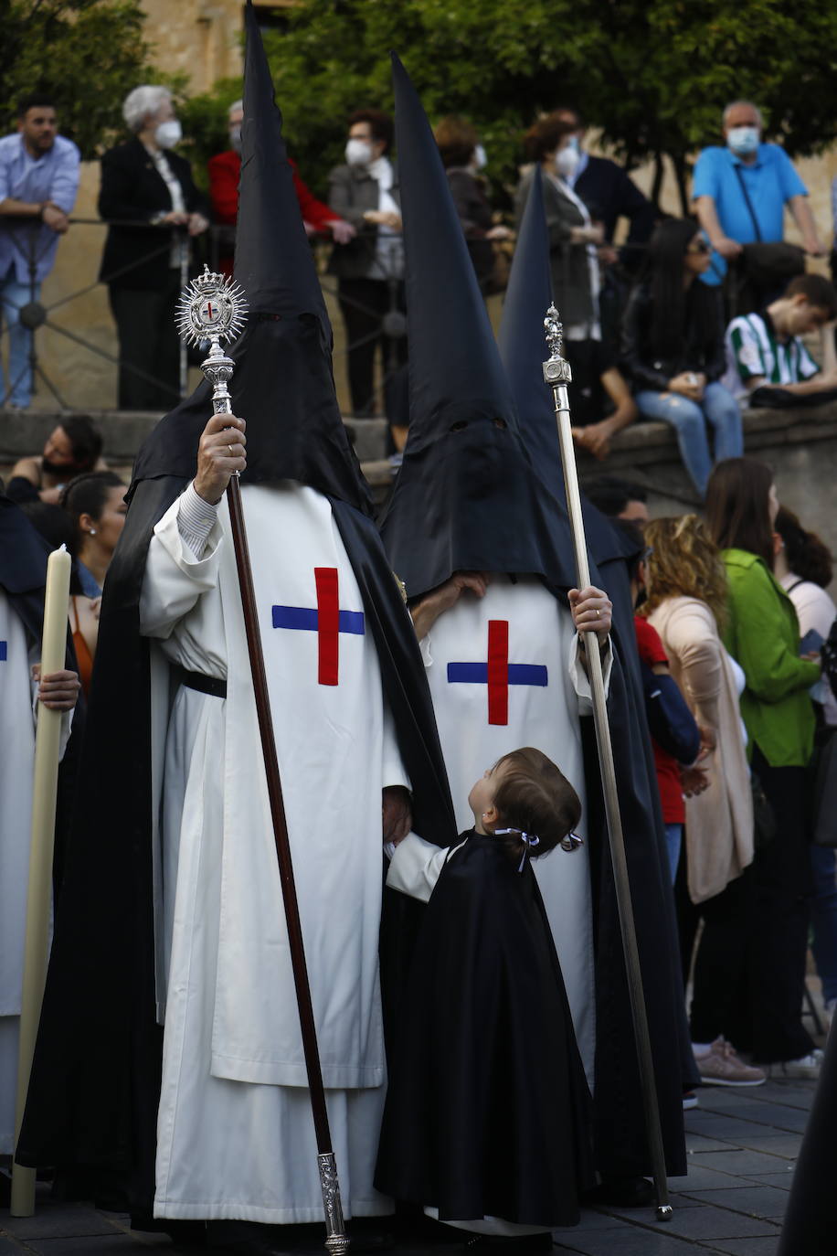 Jueves Santo | La popular procesión del Cristo de Gracia de Córdoba, en imágenes