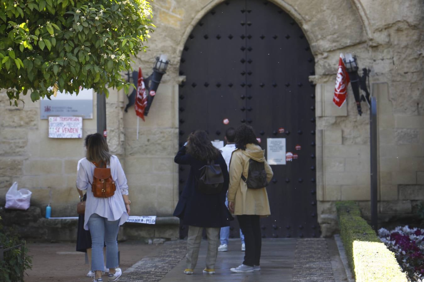 Los museos municipal de Córdoba cerrados por huelga, en imágenes