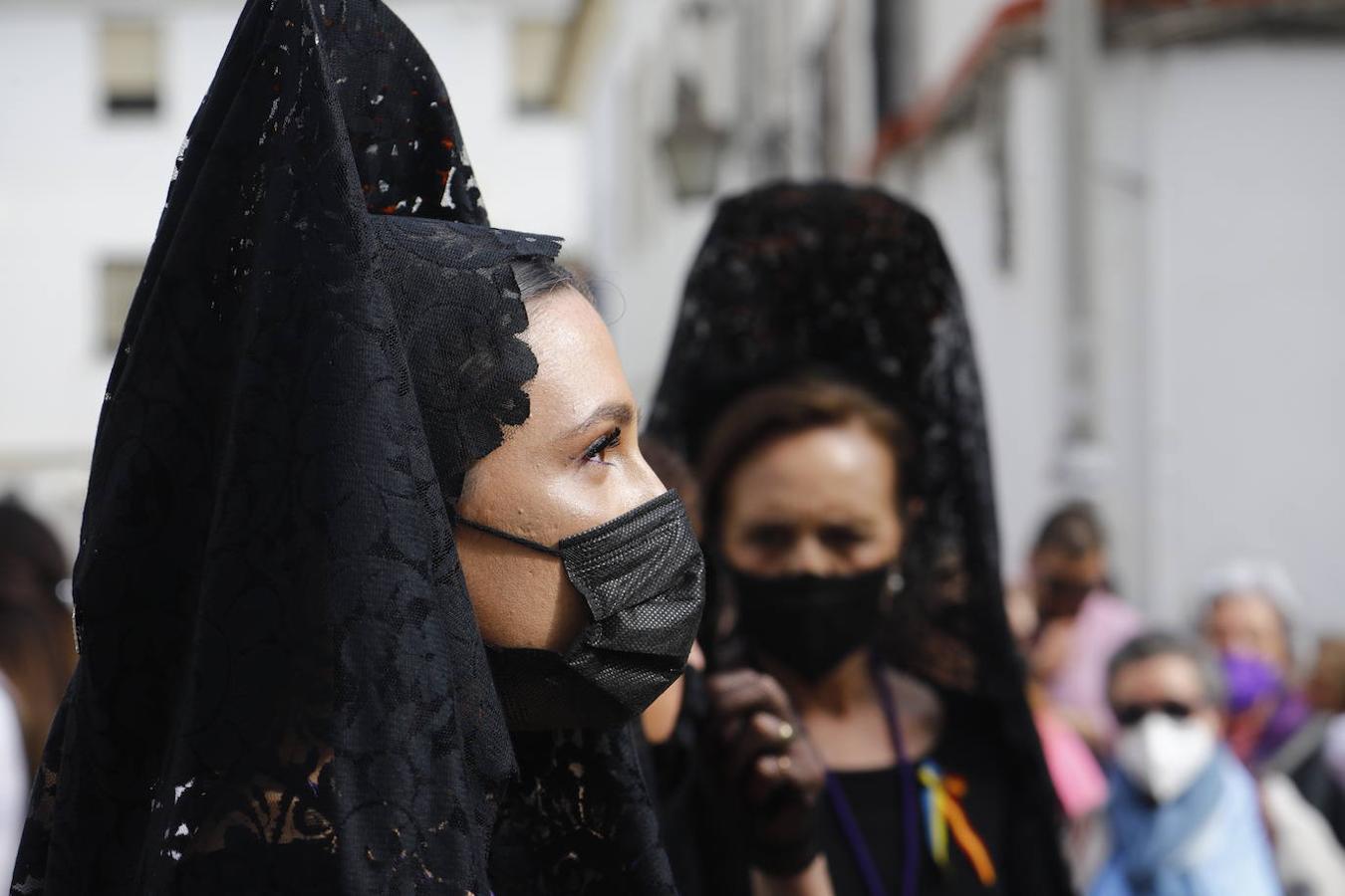 Jueves Santo | La sobria salida de Jesús Nazareno de Córdoba, en imágenes