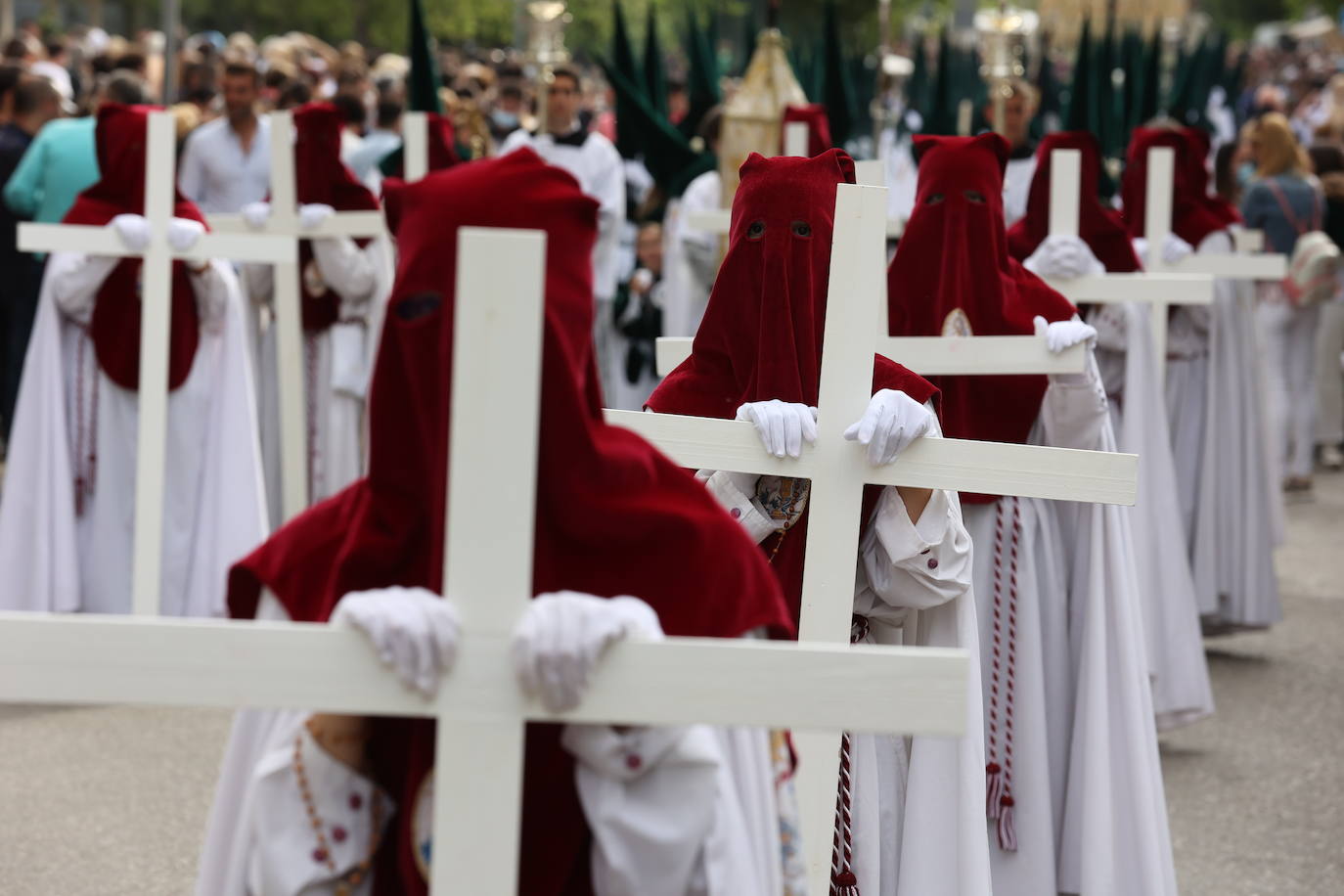 Jueves Santo | La histórica salida de la Sagrada Cena de Córdoba, en imágenes