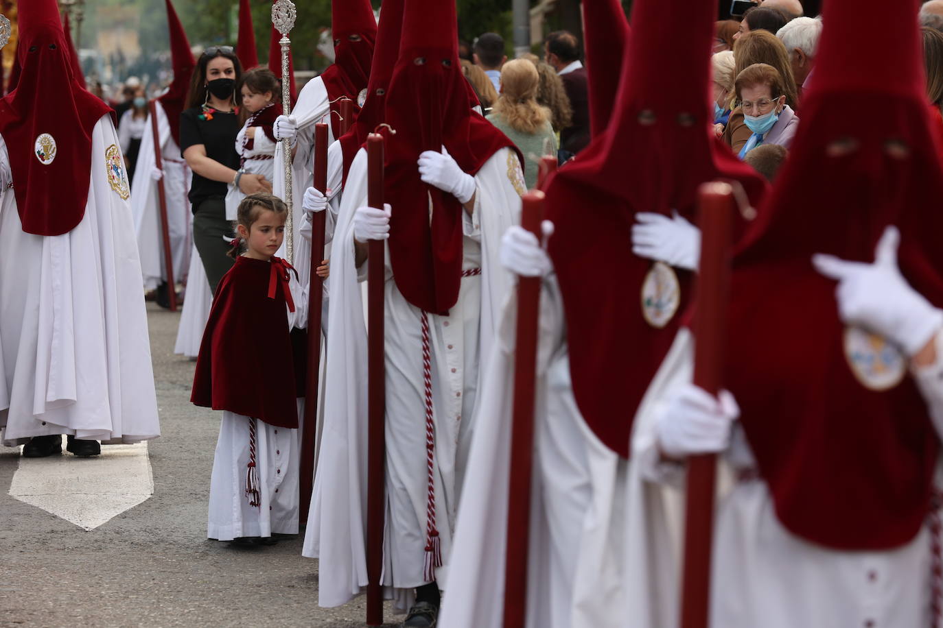 Jueves Santo | La histórica salida de la Sagrada Cena de Córdoba, en imágenes