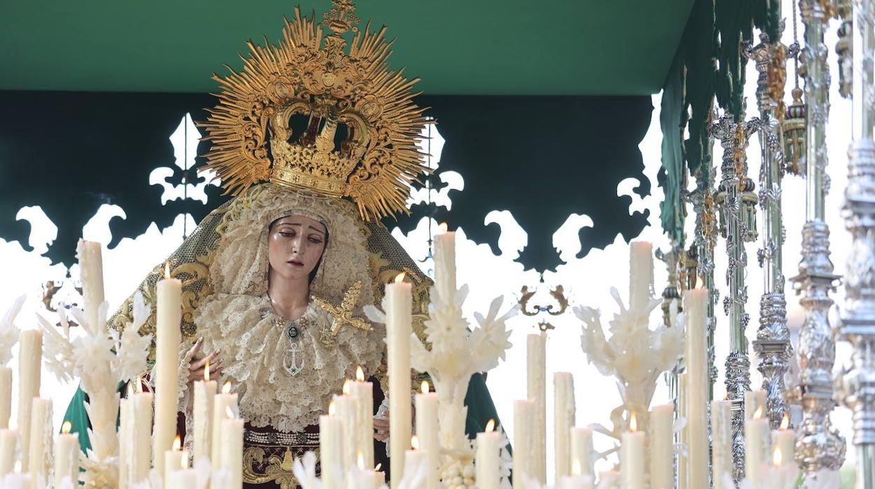 Jueves Santo | La histórica salida de la Sagrada Cena de Córdoba, en imágenes